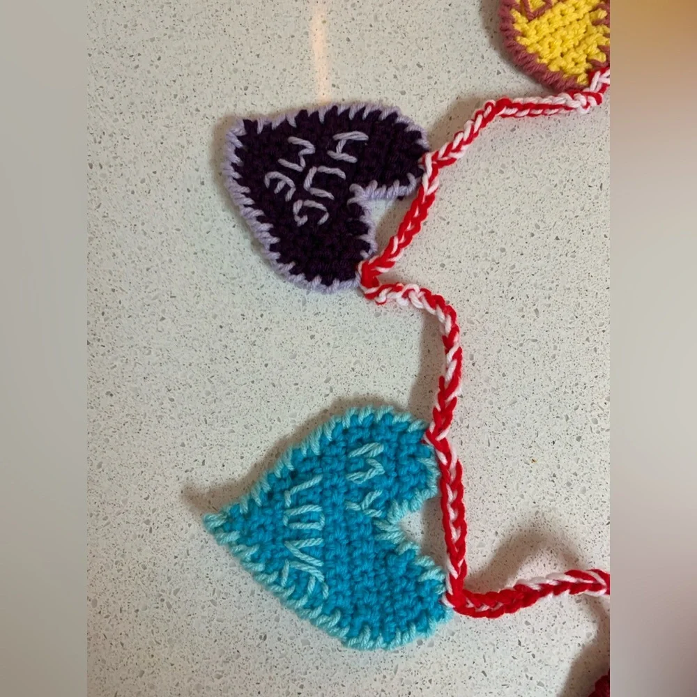 Valentines Hearts Conversation Garland New Handmade Crochet